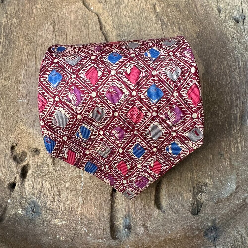Liberty of London Italian silk US-made necktie 4" wide